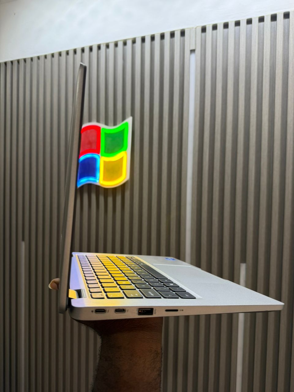 Dell Refurbished Latitude 5320 – 11th Gen Intel Core i5 | 16GB RAM | 256GB SSD | Touchscreen